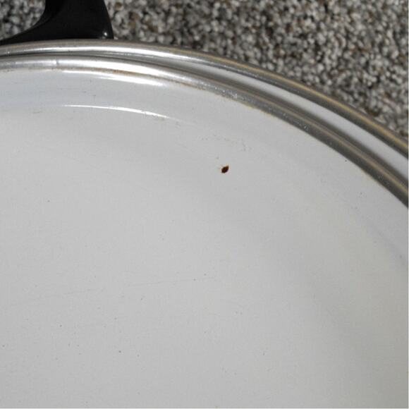 Retro Floral Enamel Cook Pot with Lid – Red/Yellow Flowers 2-Qt - Picture 12 of 12